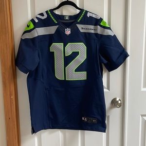 Mens NWOT stitched jersey size 44